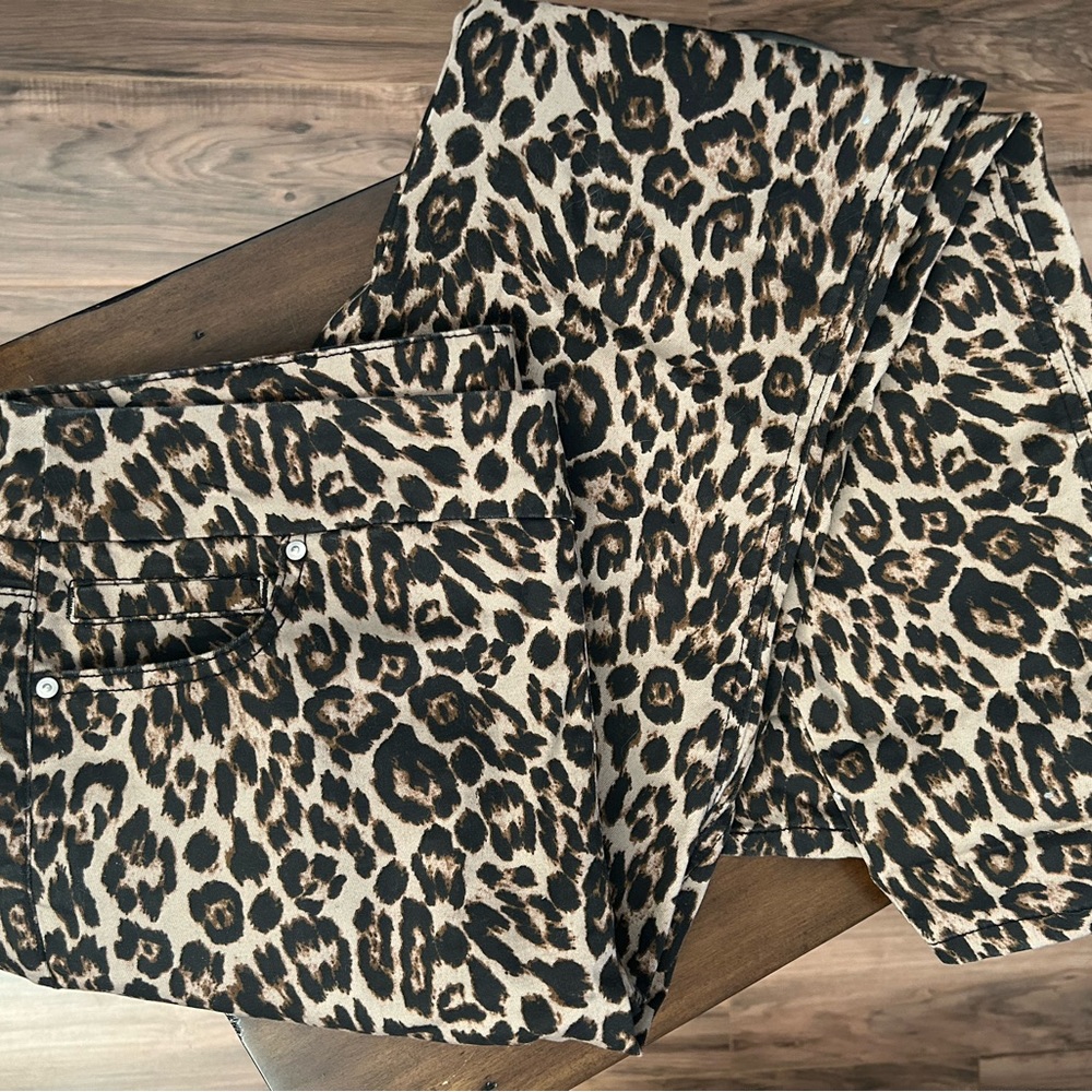 Westbound leopard print pants😎